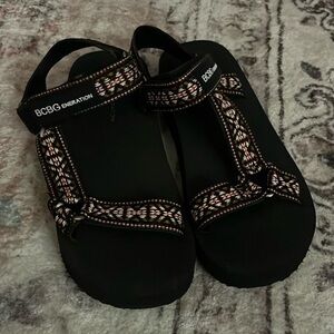 BCBG generation sandals size 7 like new